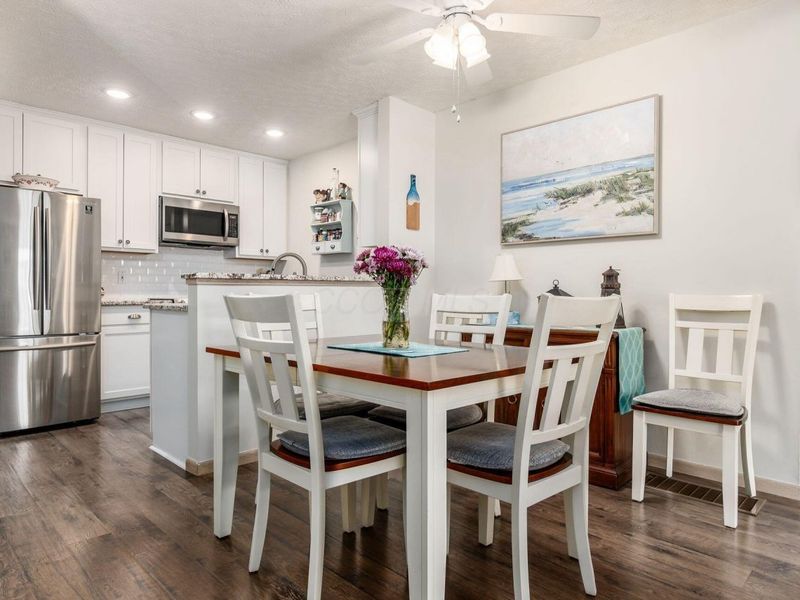 5613 Blendonridge Drive, Unit 83E, Columbus, OH 43230 Photo 7