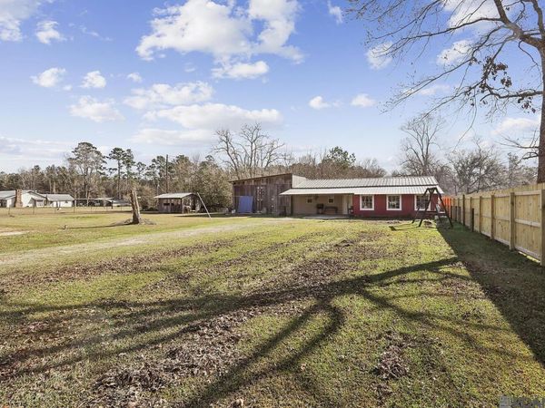 20224 Riverside Rd, Springfield, LA 70462