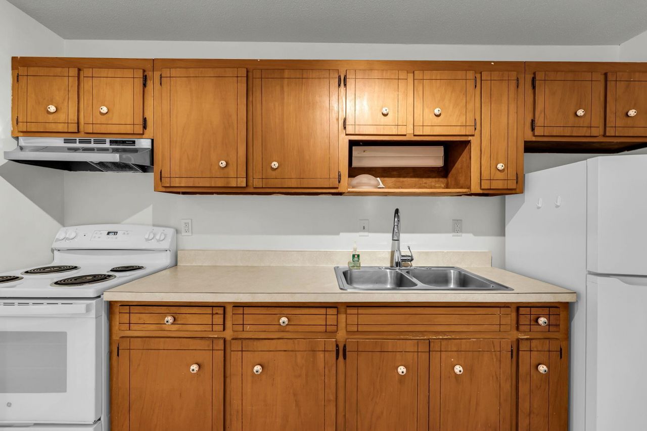 106 W Hudson Avenue Photo 7