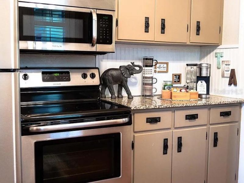 1013 22nd Avenue N, Saint Petersburg, FL 33704 Photo