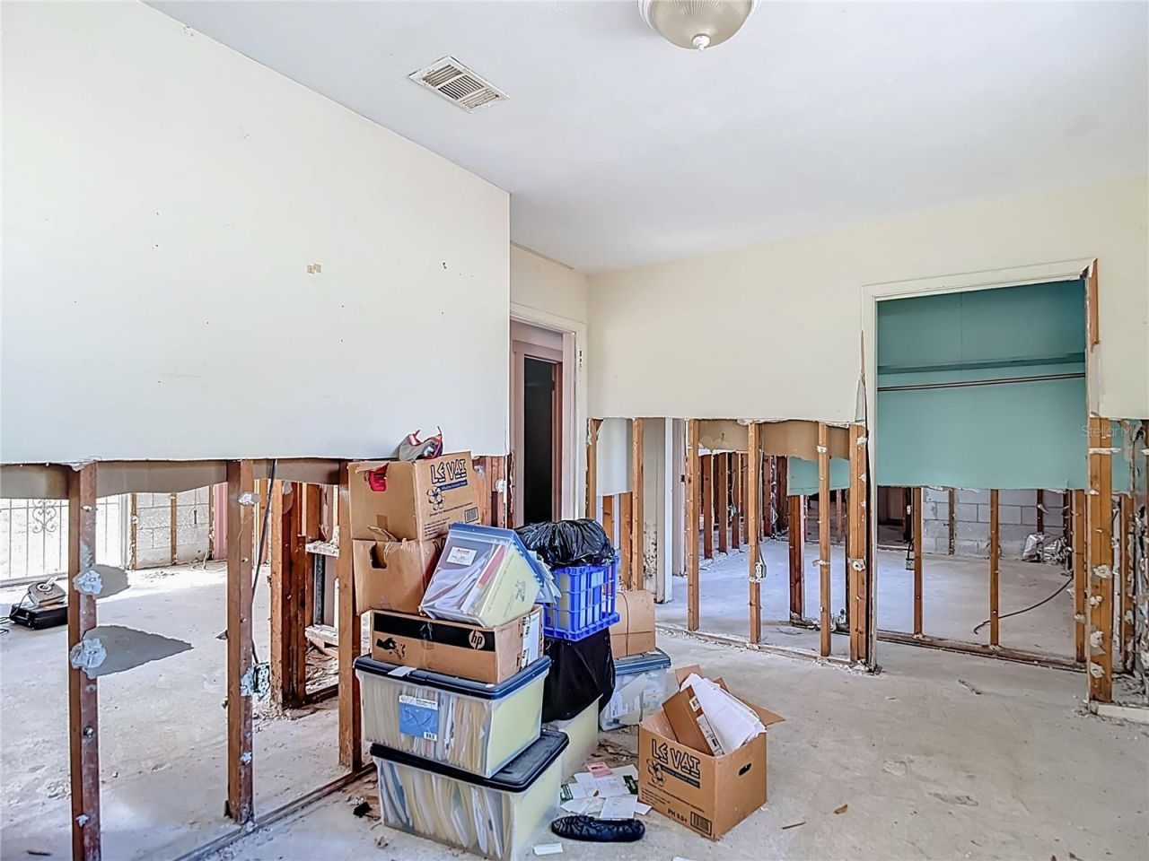 3700 Dana Shores Drive, Tampa, FL 33634 Photo