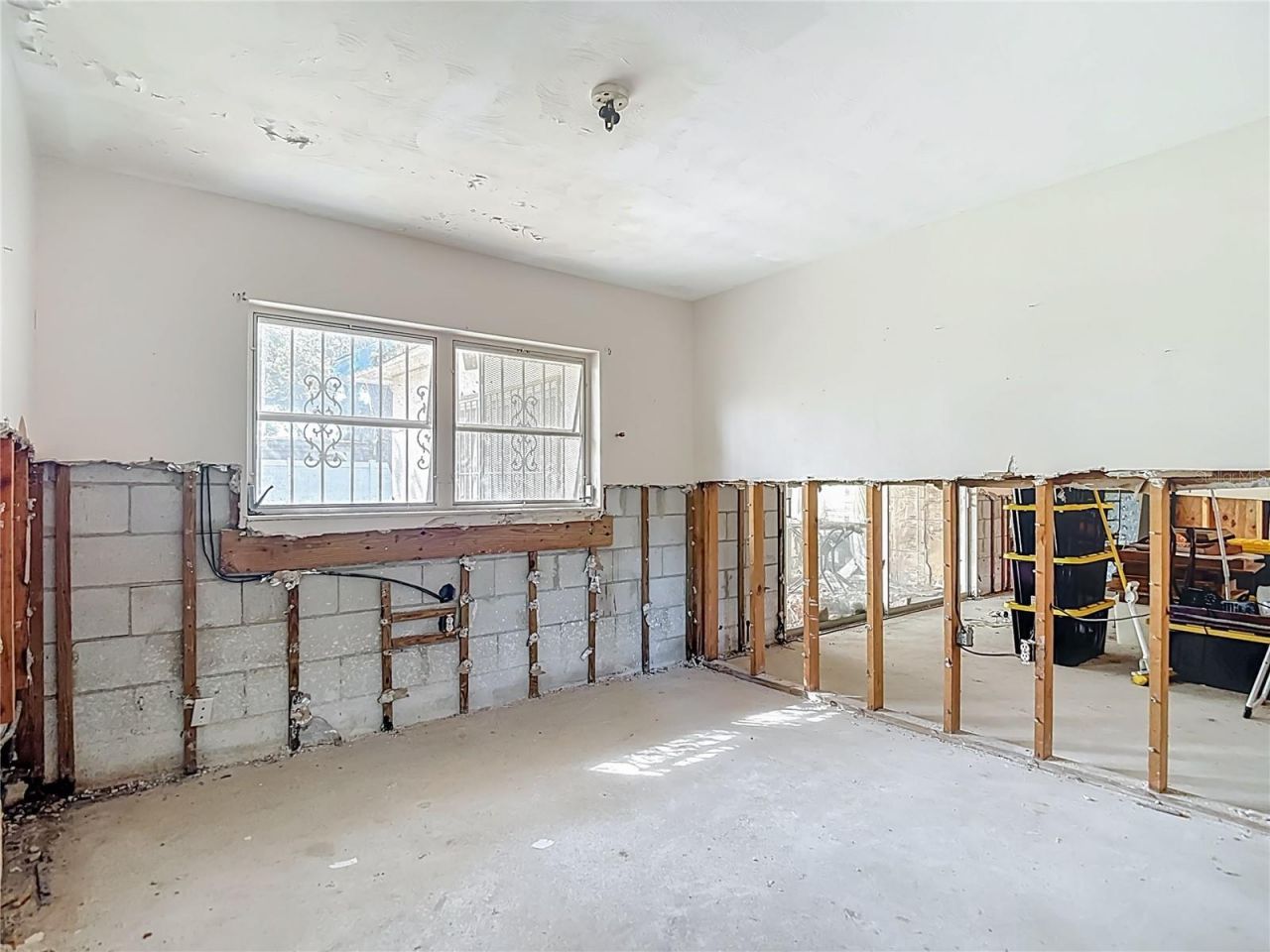 3700 Dana Shores Drive, Tampa, FL 33634 Photo