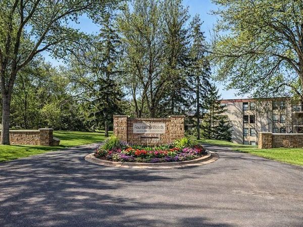 6670 Vernon Avenue S, Unit 105, Edina, MN 55436