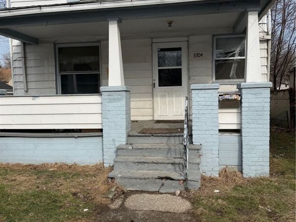 3704 Walton Avenue, Cleveland, OH 44113