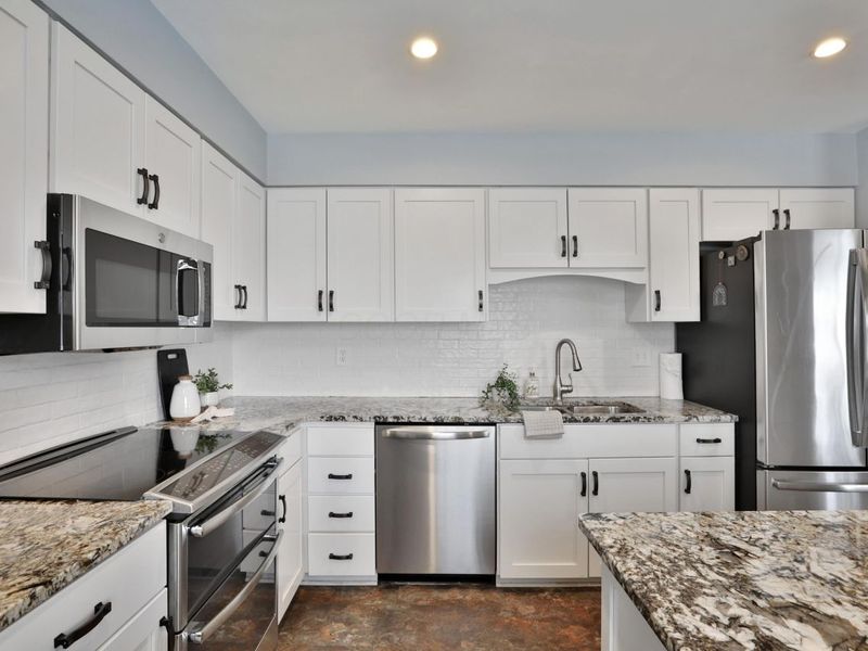 4677 Harrisburg Pike, Grove City, OH 43123 Photo 16