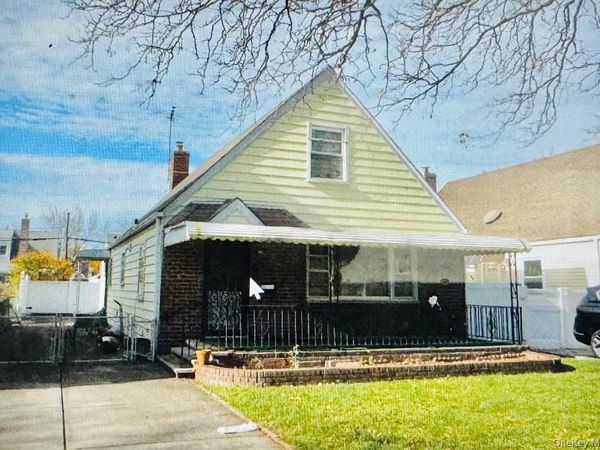 79-38 268th Street , Glen Oaks, NY 11004