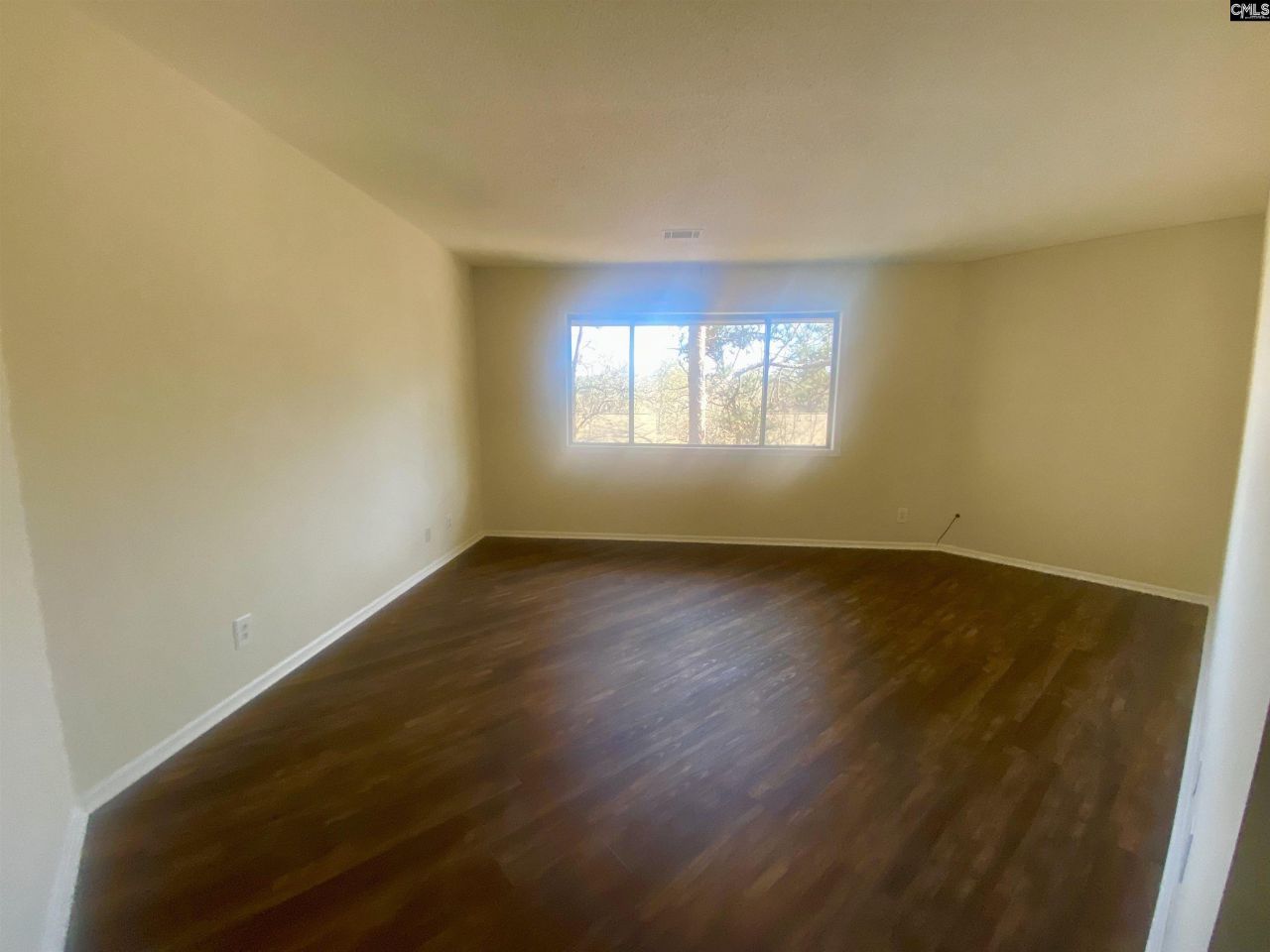 96 Ligustrum Lane Photo 16