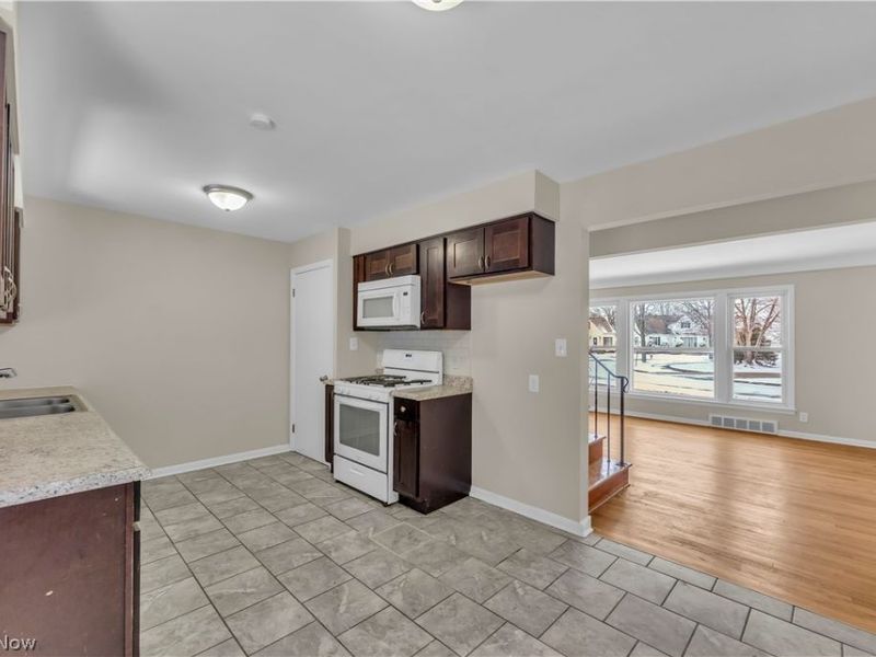 23760 Puritan Road, Euclid, OH 44123 Photo 10