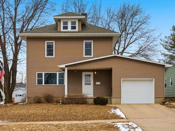 710 SE 5th Avenue, Dyersville, IA 52040