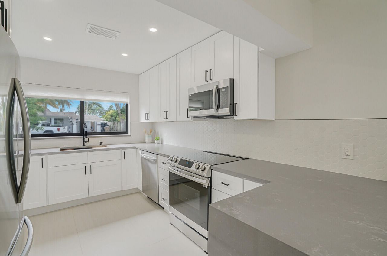 1333 SE 8th Street, Deerfield Beach, FL 33441 Photo