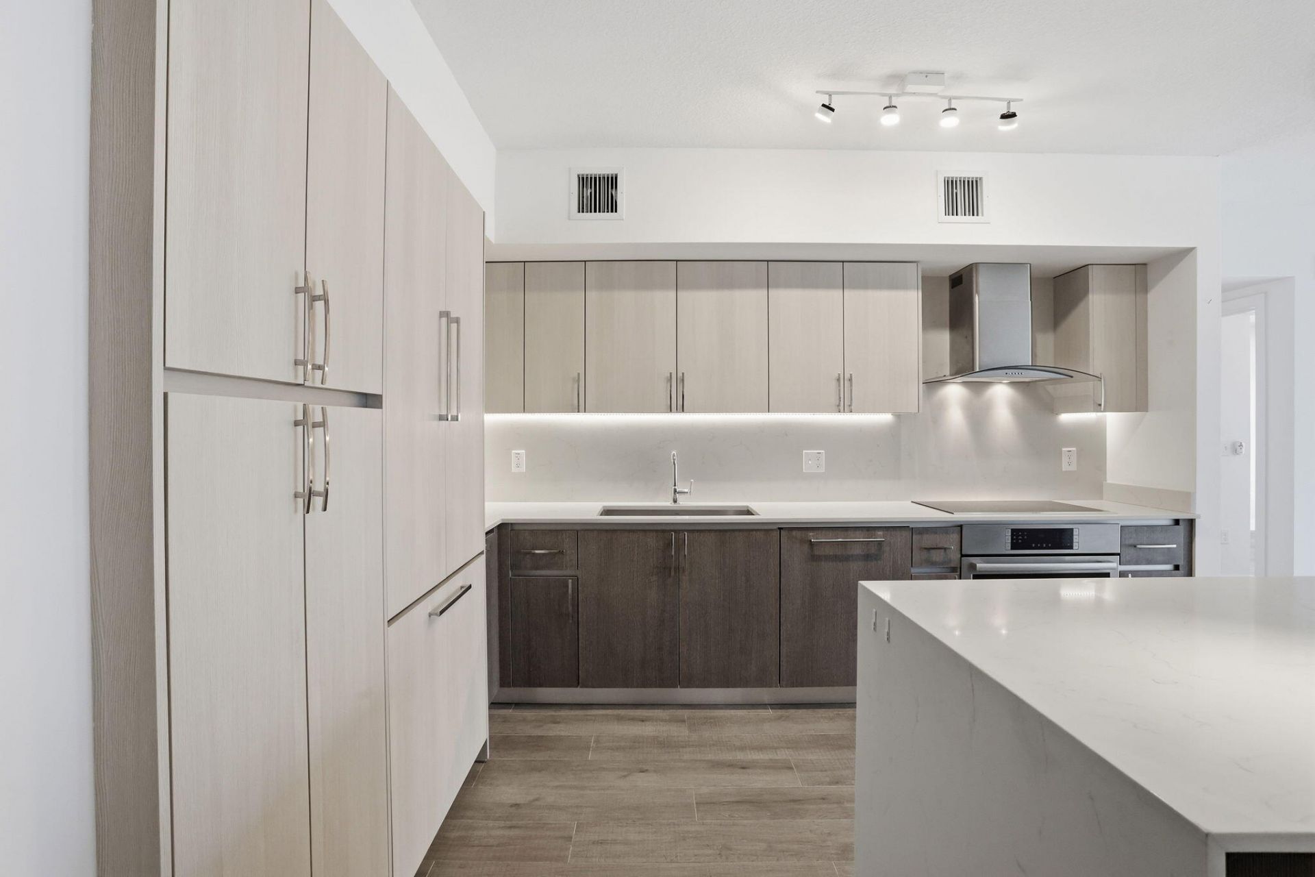 111 SE 1st Avenue, Unit 420, Delray Beach, FL 33444 Photo