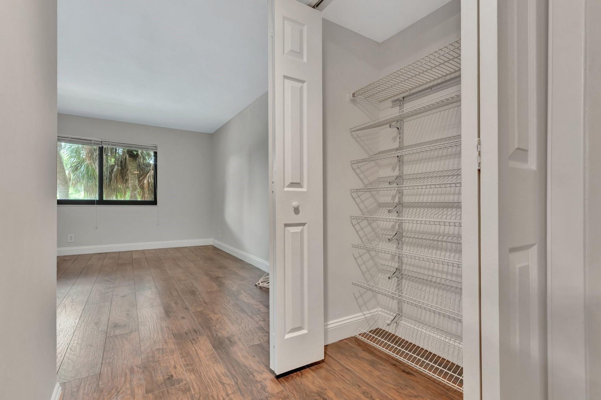 334 Lakeview Dr, Unit 204, Weston, FL 33326 Photo