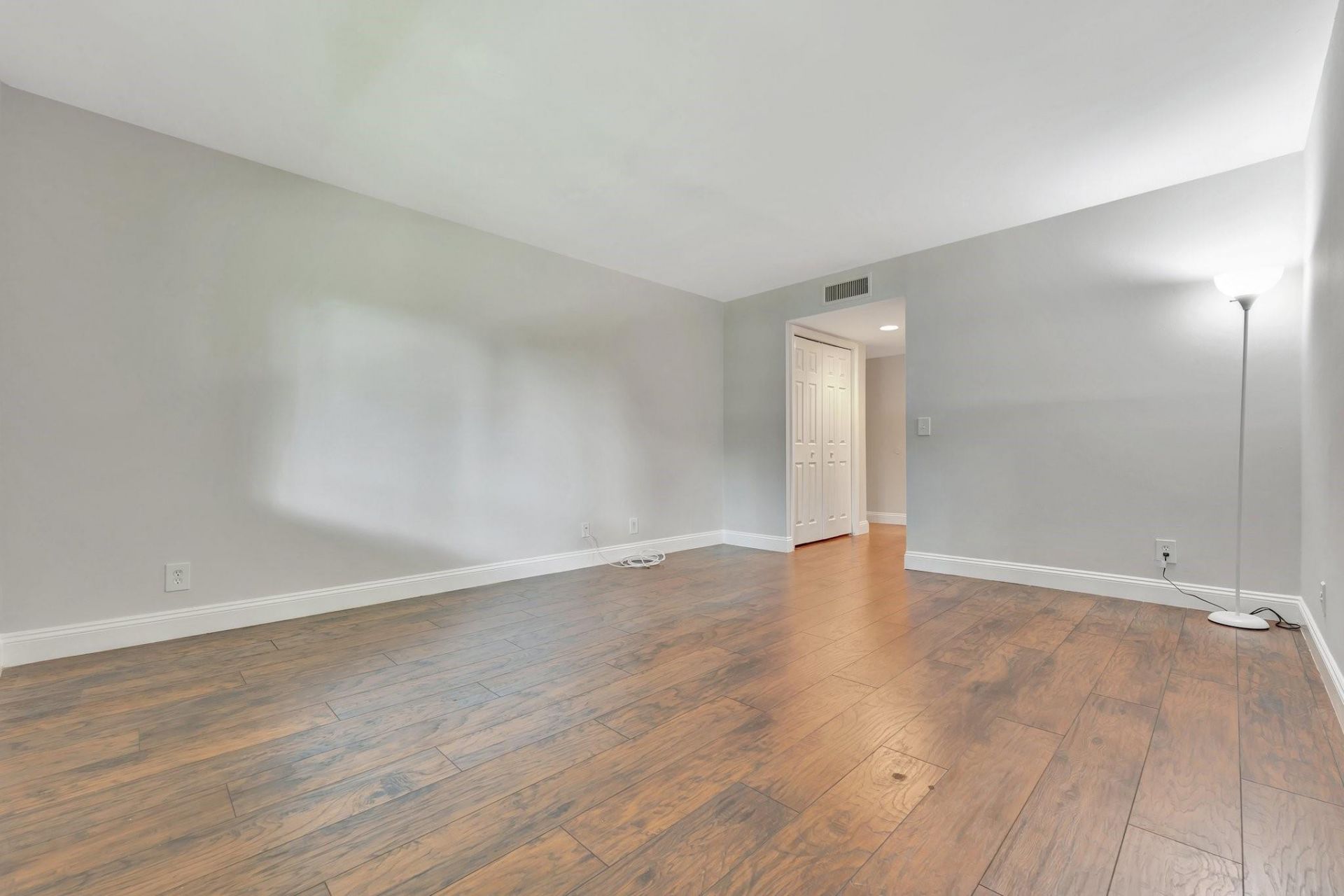 334 Lakeview Drive, Unit 204, Weston, FL 33326 Photo