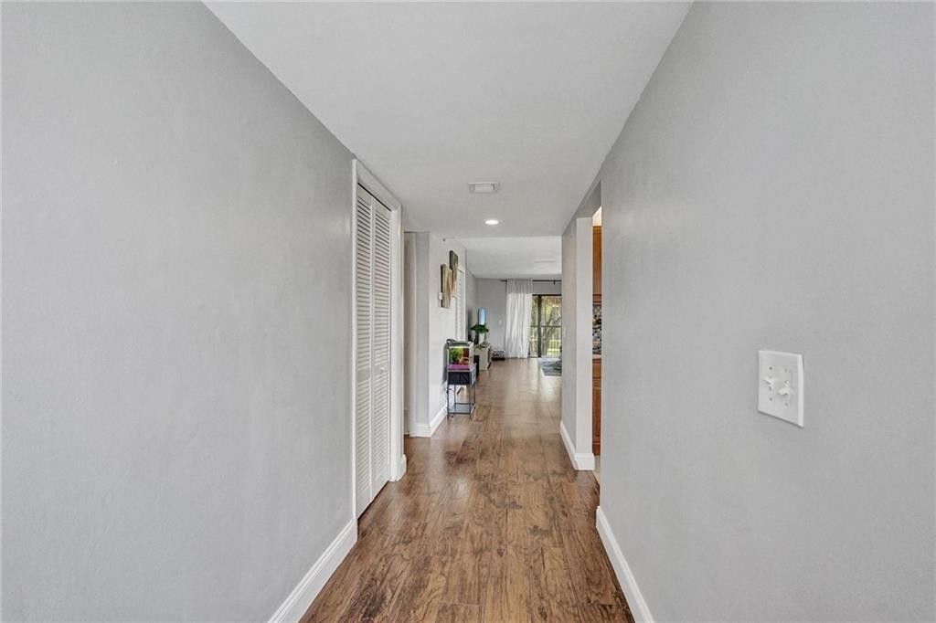 334 Lakeview Drive, Unit 204, Weston, FL 33326 Photo