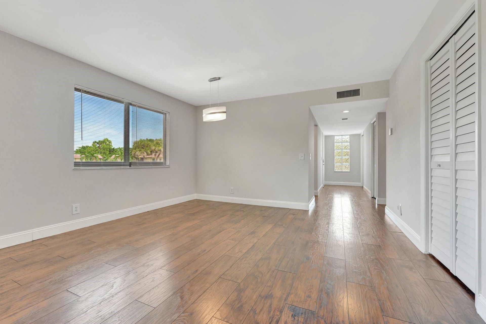 334 Lakeview Dr, Unit 204, Weston, FL 33326 Photo