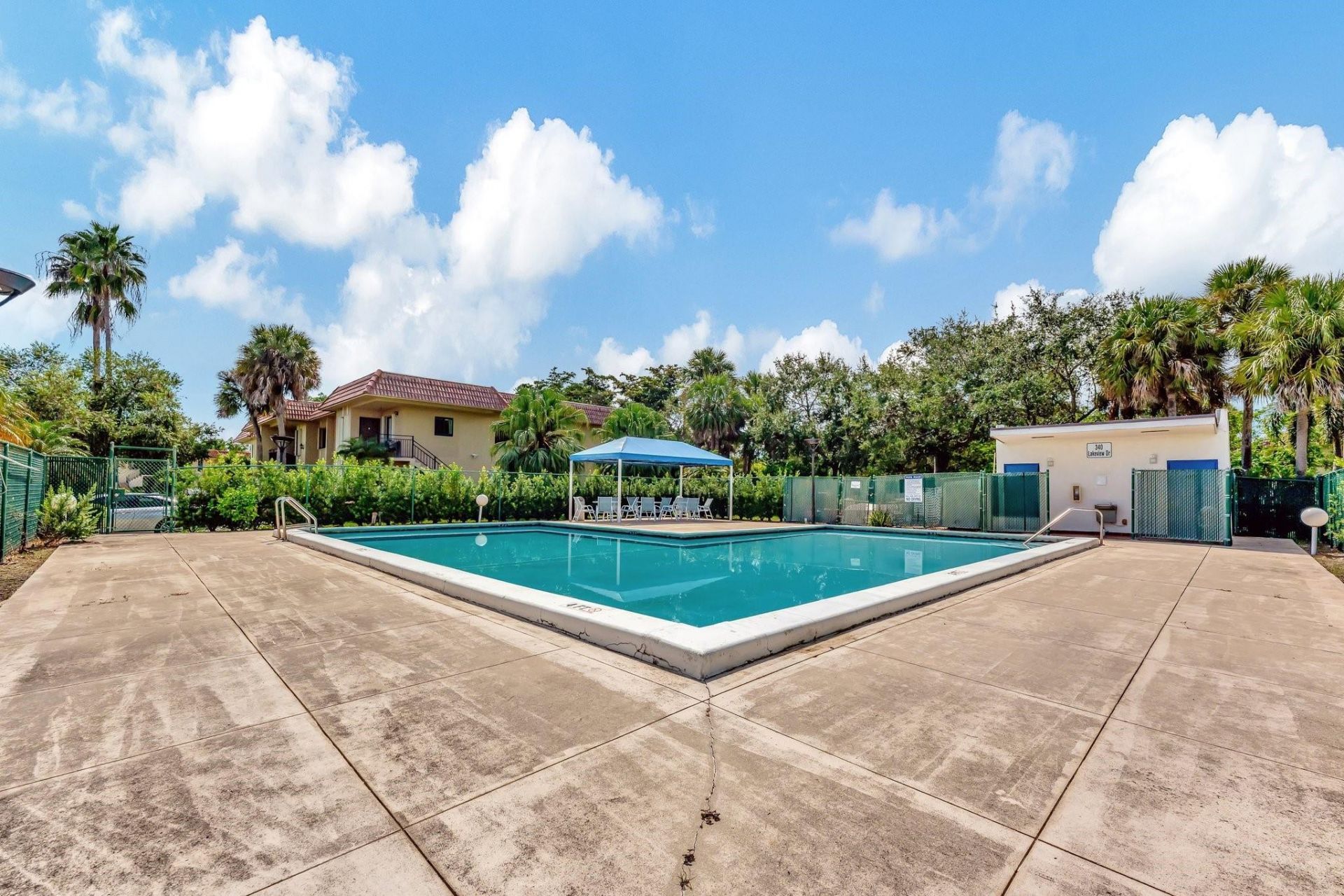 334 Lakeview Drive, Unit 204, Weston, FL 33326 Photo