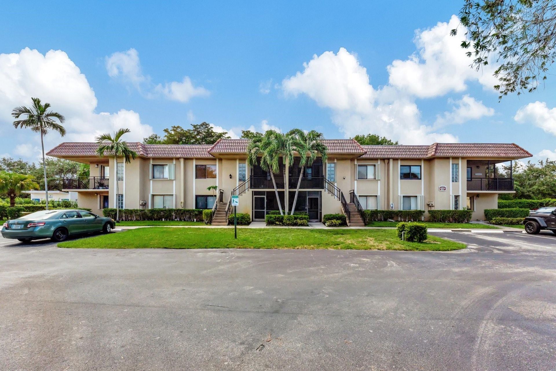 334 Lakeview Drive, Unit 204, Weston, FL 33326 Photo
