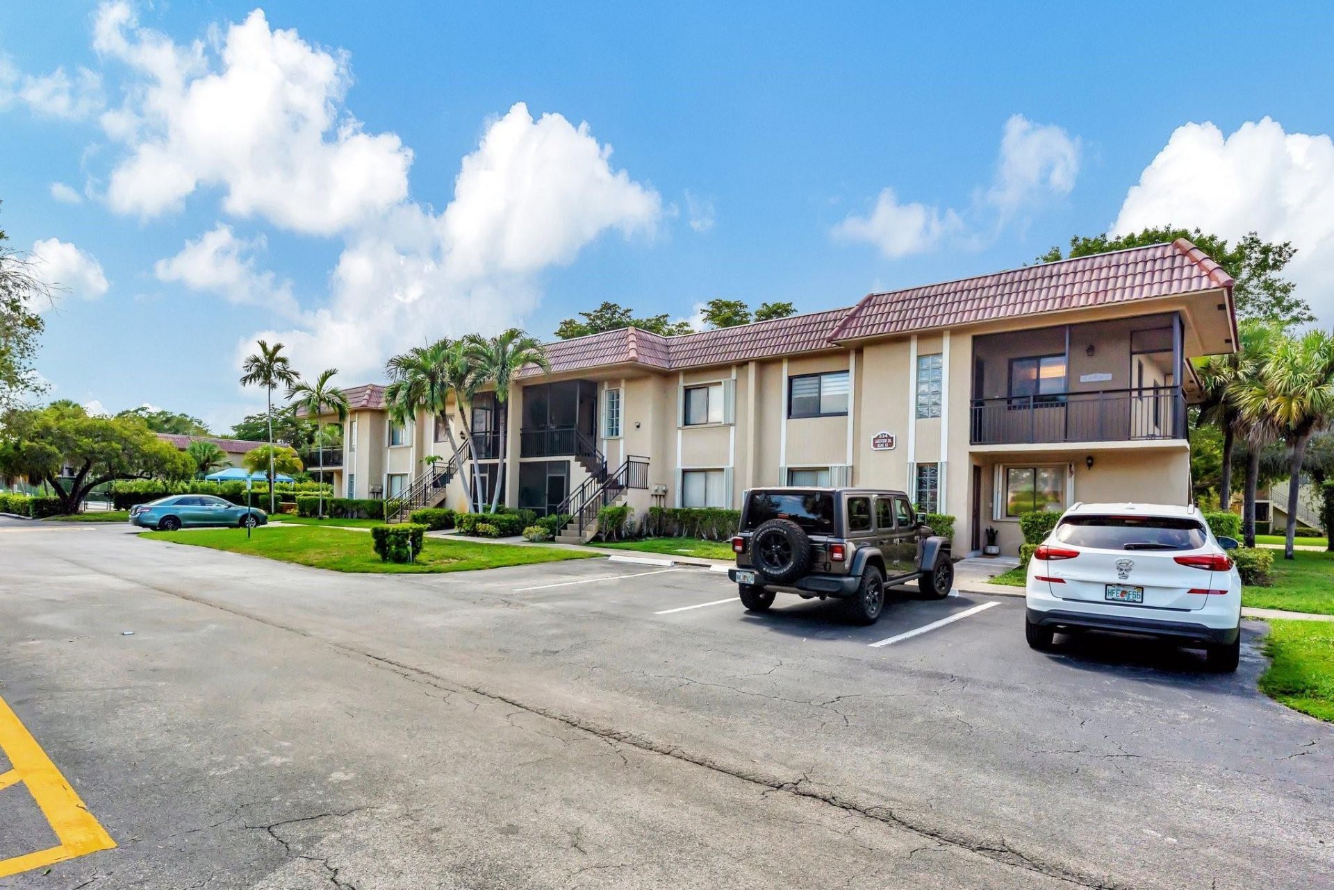 334 Lakeview Drive, Unit 204, Weston, FL 33326 Photo
