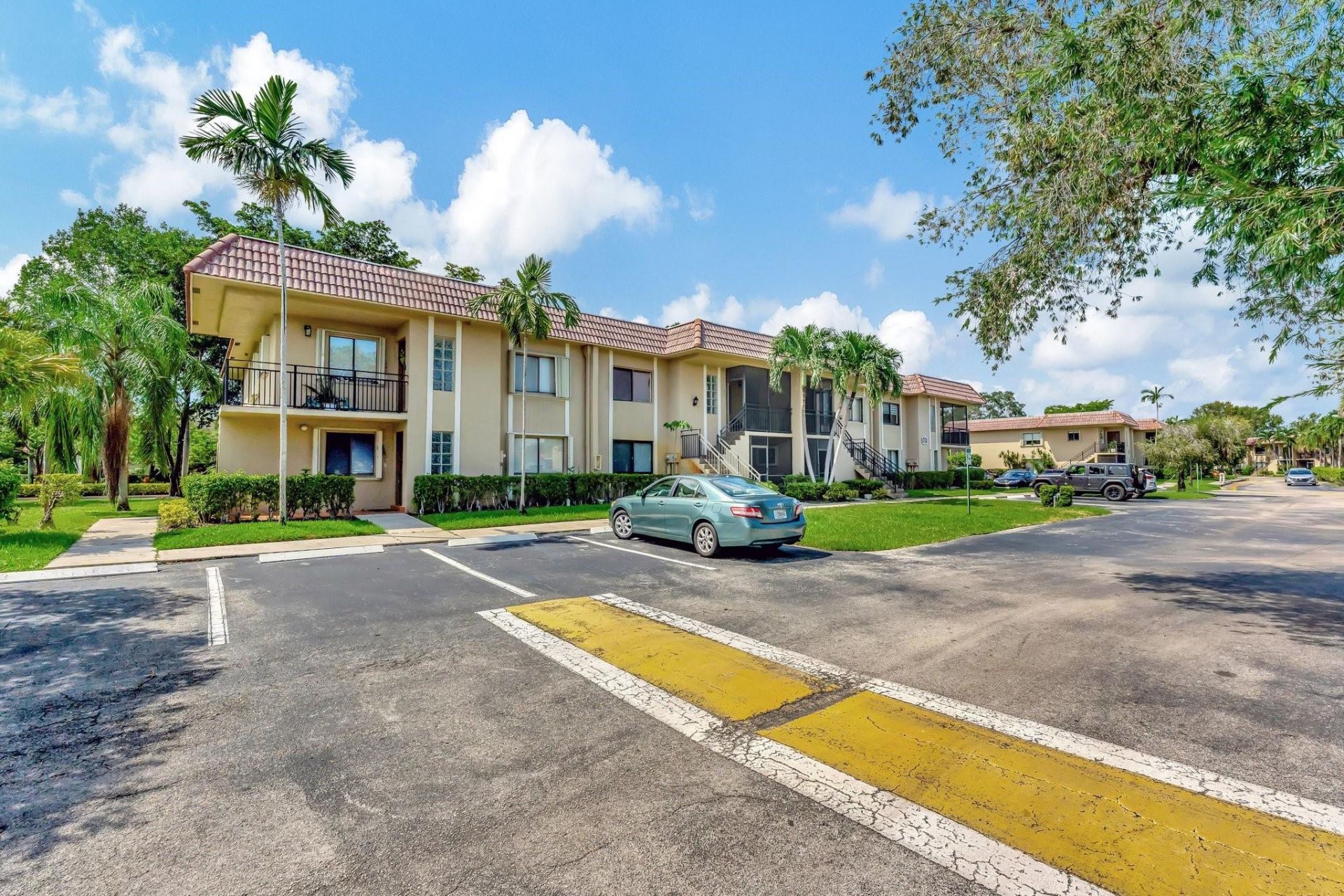 334 Lakeview Drive, Unit 204, Weston, FL 33326 Photo