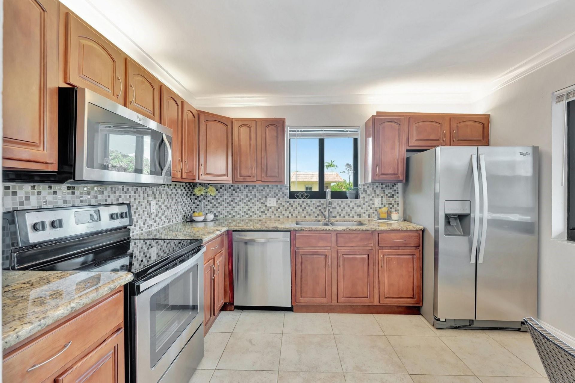 334 Lakeview Drive, Unit 204, Weston, FL 33326 Photo