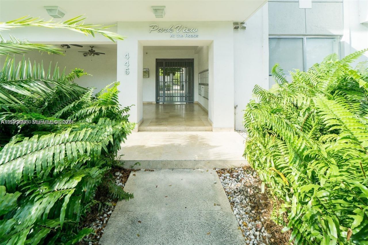 445 SW 11th St, Unit 408, Miami, FL 33130 Photo