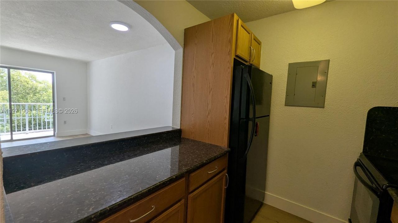 445 SW 11th St, Unit 408, Miami, FL 33130 Photo