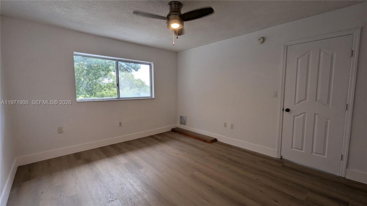 445 SW 11th St, Unit 408, Miami, FL 33130 Photo