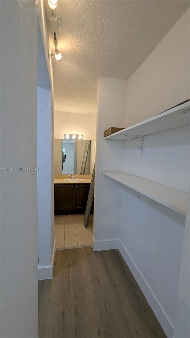 445 SW 11th St, Unit 408, Miami, FL 33130 Photo