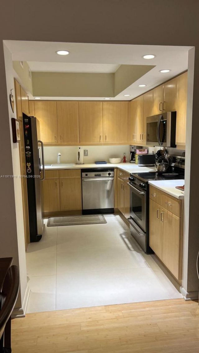 5600 Collins Ave, Unit 7Y, Miami Beach, FL 33140 Photo
