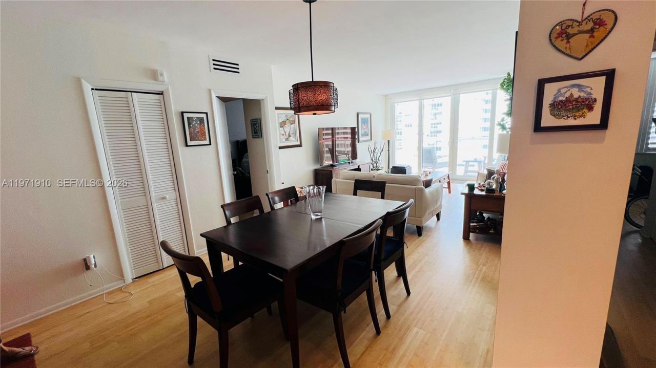 5600 Collins Ave, Unit 7Y, Miami Beach, FL 33140 Photo