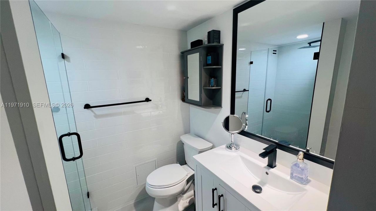 5600 Collins Ave, Unit 7Y, Miami Beach, FL 33140 Photo