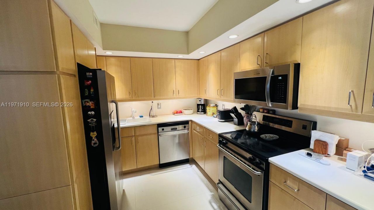 5600 Collins Ave, Unit 7Y, Miami Beach, FL 33140 Photo