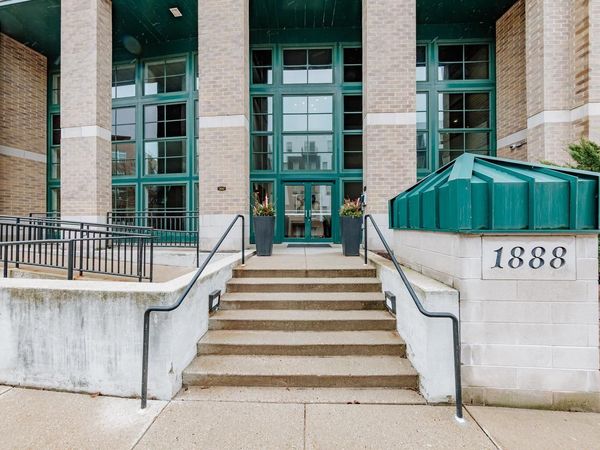 1888 Water STREET, Unit 607, Milwaukee, WI 53202