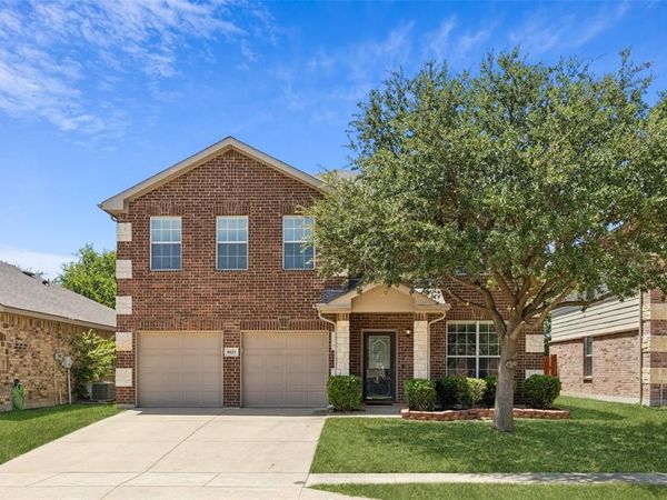 8621 Shallow Creek Drive, Fort Worth, TX 76179