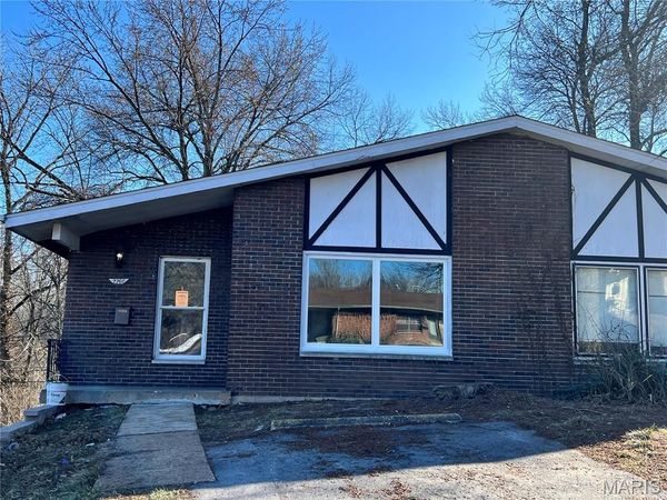 2760 Darla , St Louis, MO 63136