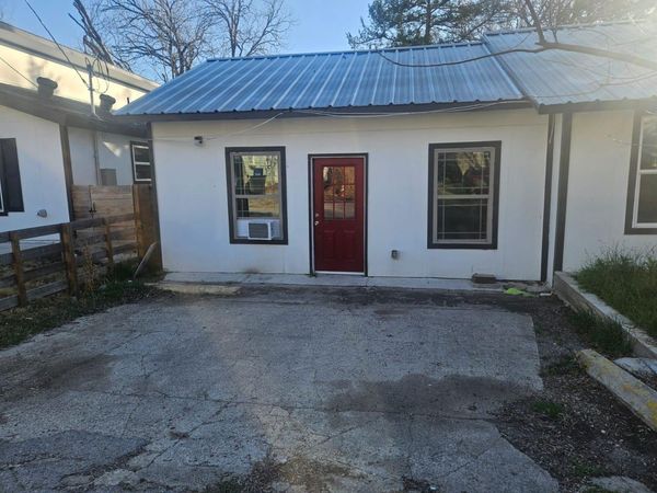 816 Mora ST, Lockhart, TX 78644