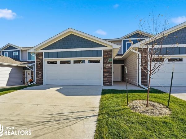 217 NW Waverly Drive, Waukee, IA 50263