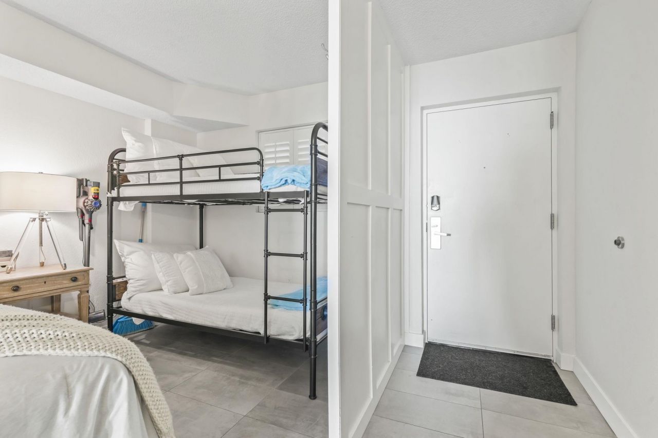 2701 S Ocean Blvd. S  Photo 9