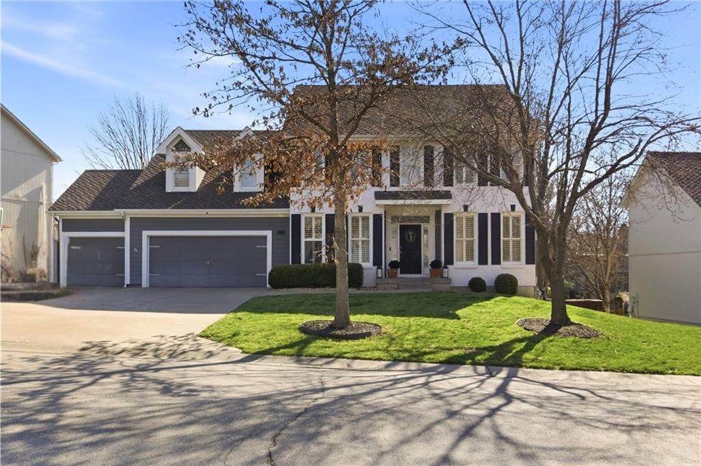 5827 Manor Lane, Parkville, MO 64152 Main Photo
