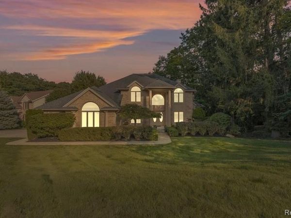 1753 Deer Path Trail, Oxford Vlg, MI 48371