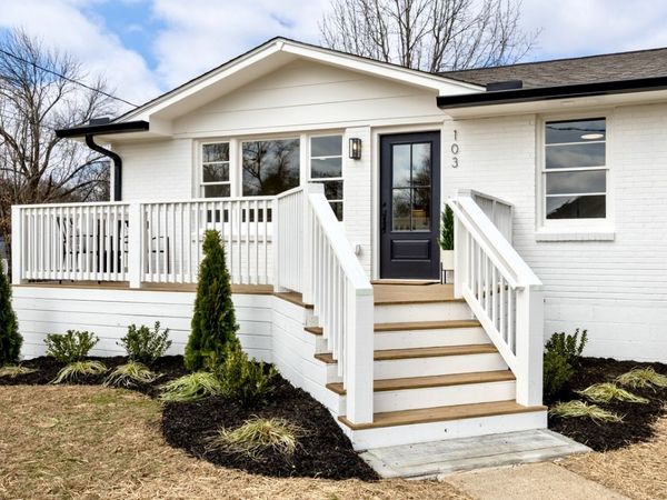 103 Peninsula Park Dr , Hendersonville, TN 37075