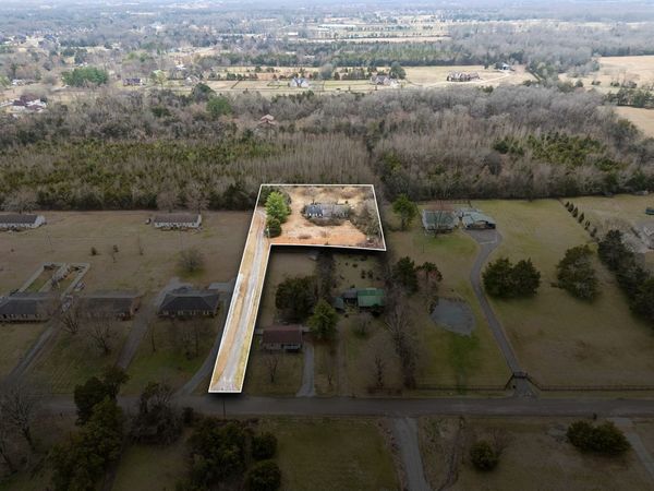 1187 Lawrence Rd, Murfreesboro, TN 37128