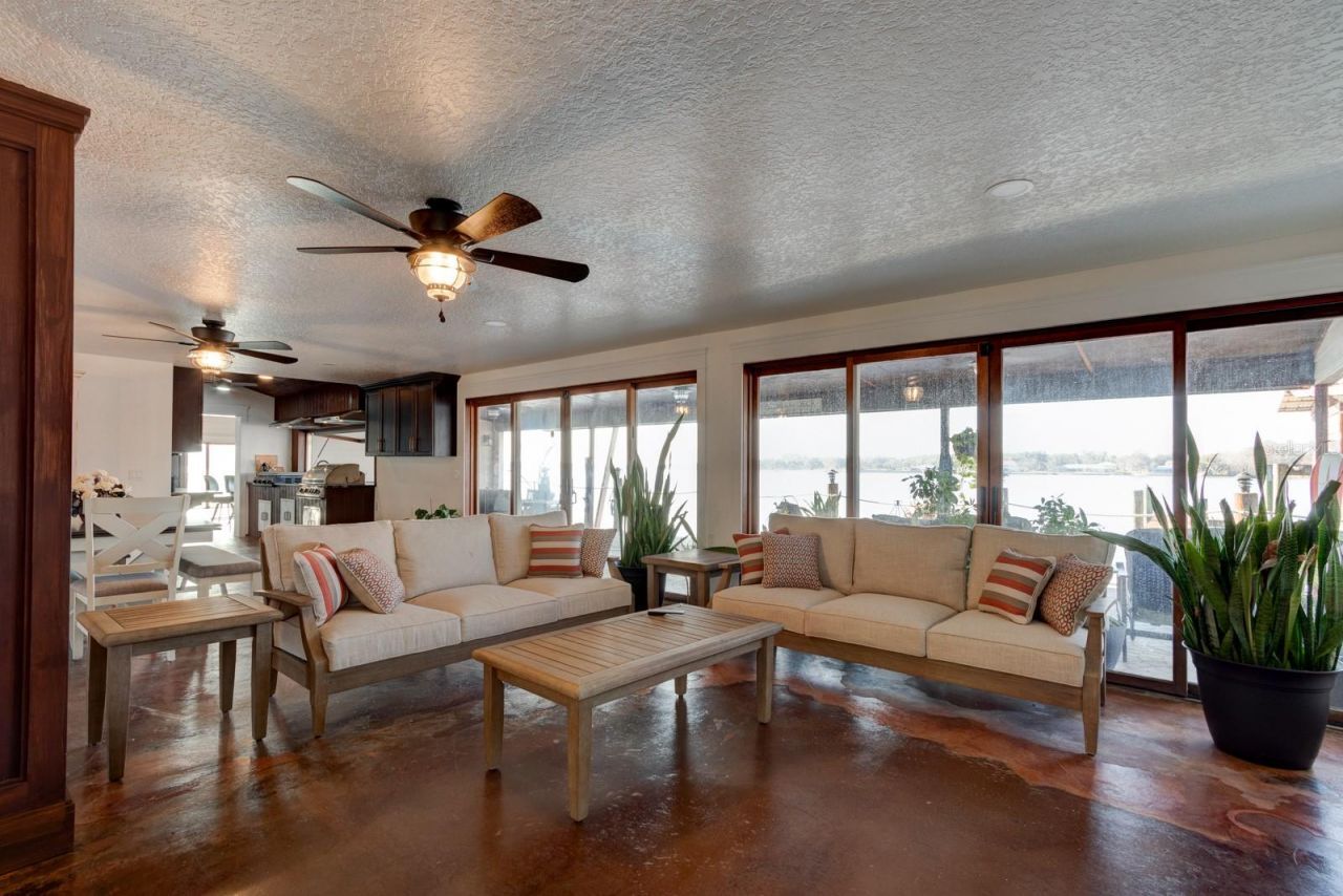 1480 Lakeview Drive, Deland, FL 32720 Photo