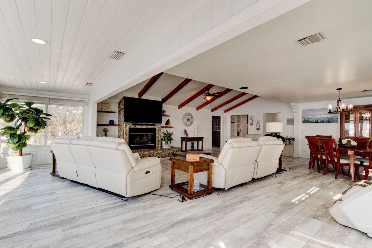 1480 Lakeview Drive, Deland, FL 32720 Photo