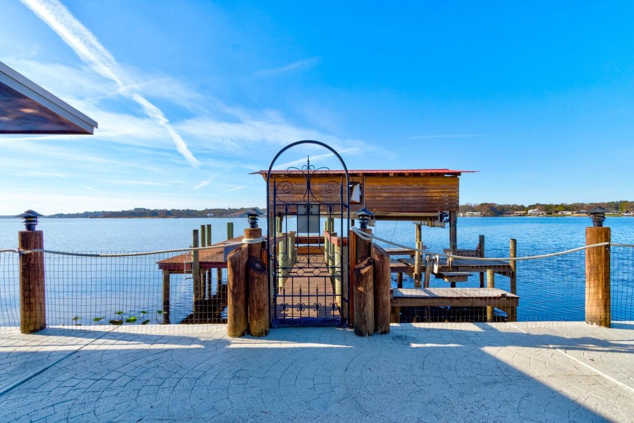 1480 Lakeview Drive, Deland, FL 32720 Photo