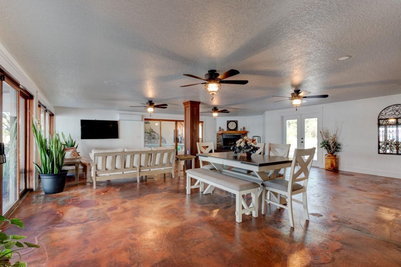 1480 Lakeview Drive, Deland, FL 32720 Photo