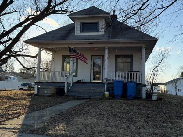 207 7th Street, Grundy Center, IA 50638