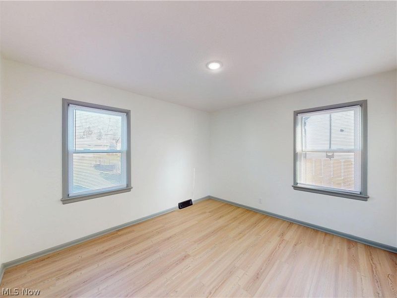 28507 Lakeshore Boulevard, Willowick, OH 44095 Photo 12