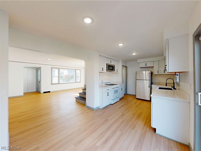 28507 Lakeshore Boulevard, Willowick, OH 44095 Photo 2