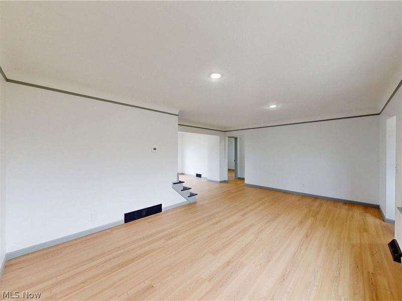 28507 Lakeshore Boulevard, Willowick, OH 44095 Photo 9